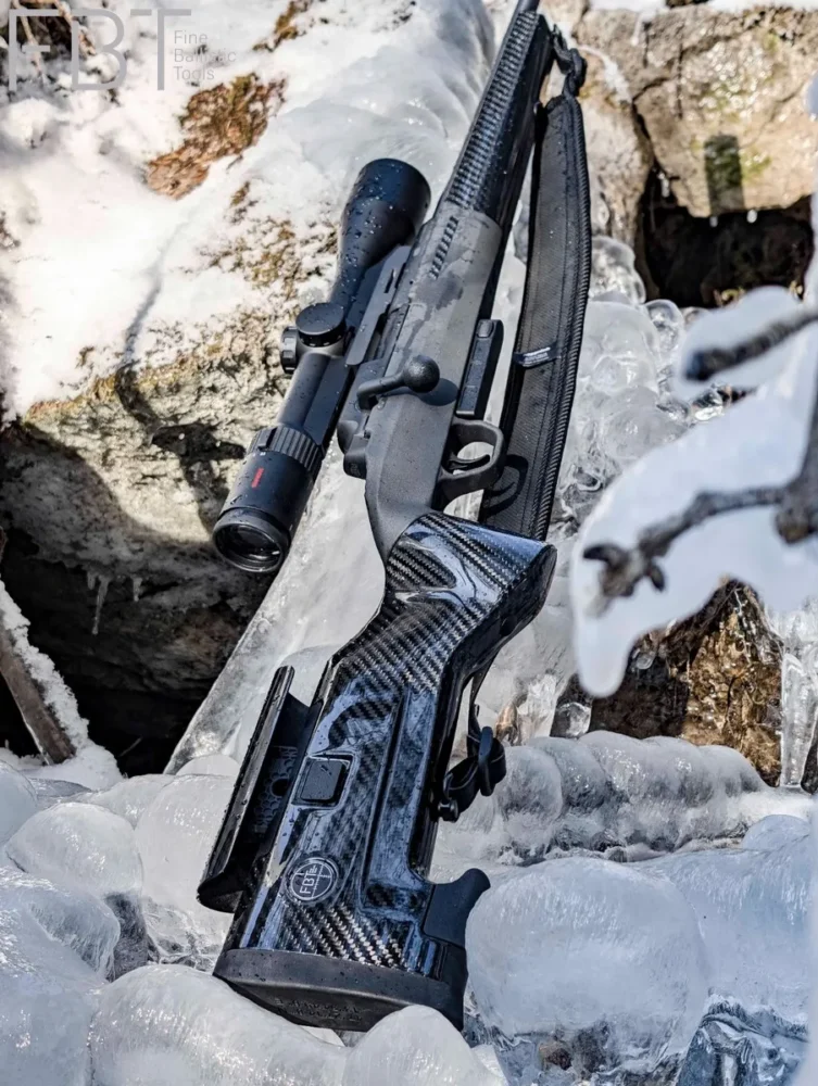Mauser 25 rifle with UNIC SuperErgo carbon fibre stock in the hunting ground