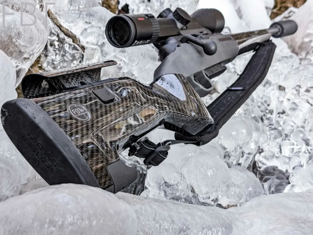 Mauser 25 rifle with UNIC SuperErgo carbon fibre stock in the hunting ground
