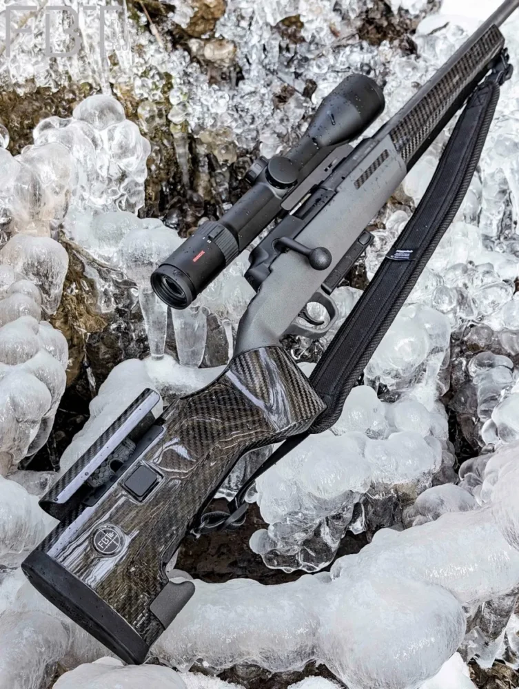Mauser 25 rifle with UNIC SuperErgo carbon fibre stock in the hunting ground